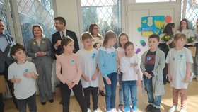 Ve Stodůlkách se učí desítky ukrajinských dětí. Jak jim jde čeština? S českými spolužáky se kamarádí pomocí her