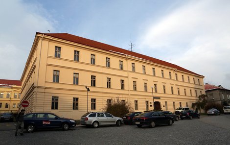 Budova rakovnického gymnázia.
