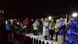 Kostel v Gutech je v nedohlednu: O Vánocích se tu lidi modlili pod širým nebem!