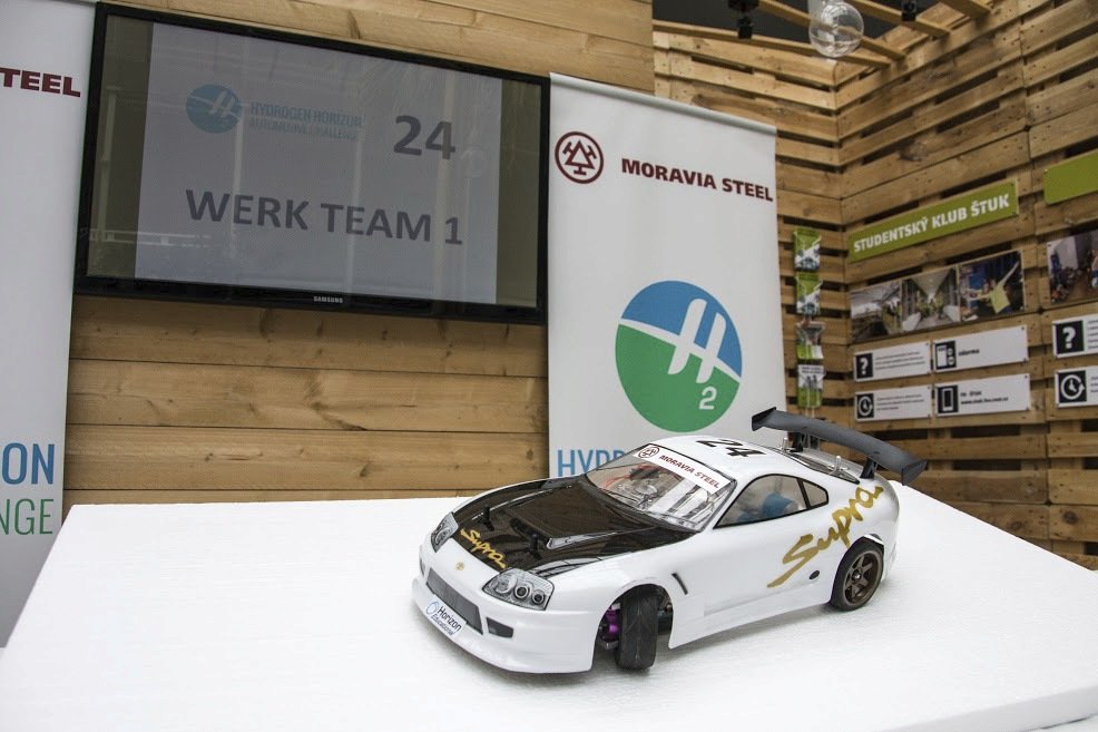 Třetí ročník závodu RC modelů aut s hybridním vodíkovým pohonem Hydrogen Horizon Automotive Challenge (H2AC) v areálu Kampusu Dejvice