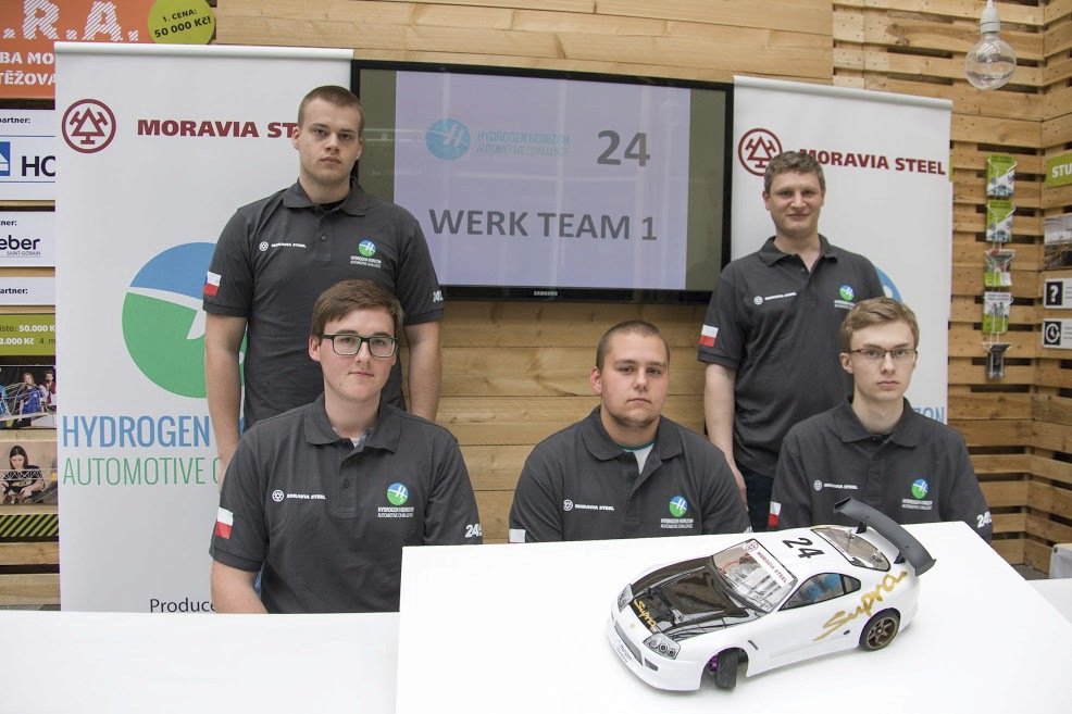 Třetí ročník závodu RC modelů aut s hybridním vodíkovým pohonem Hydrogen Horizon Automotive Challenge (H2AC) v areálu Kampusu Dejvice