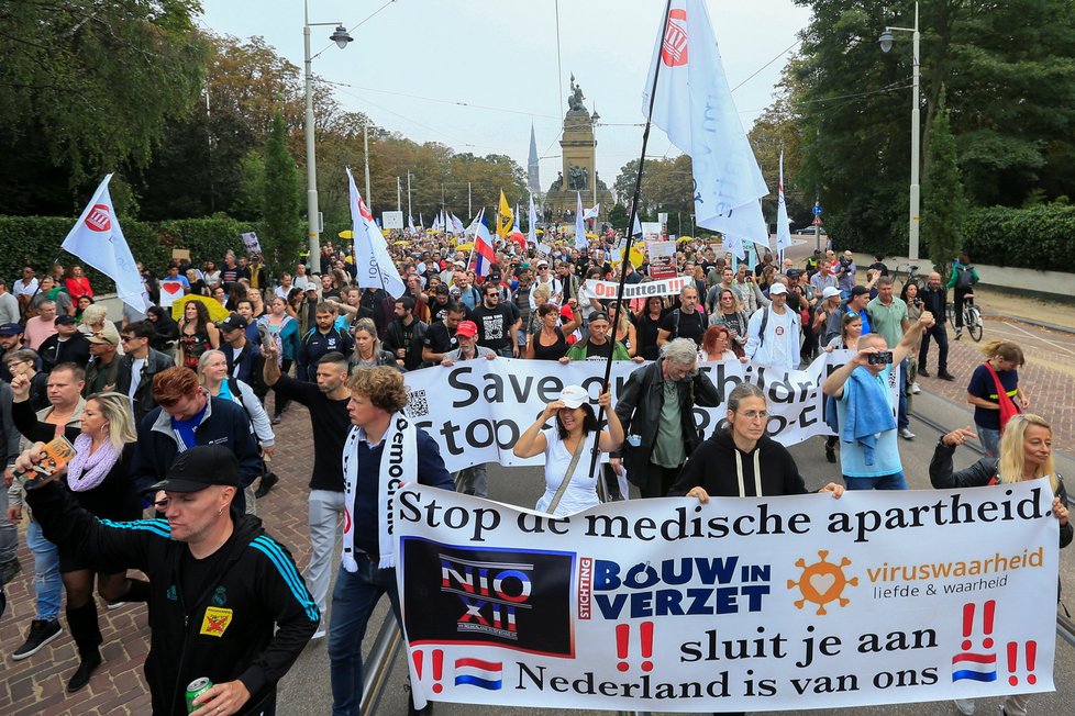 Protesty proti covid pasům v nizozemském Haagu (25.9.2021)