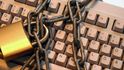 Jedná se o druhý rozsáhlý kyberútok za poslední měsíce. V prosinci byly americké federální úřady napadeny hackery z Ruska. Také Moskva tvrdí, že s útoky nemá nic společného.