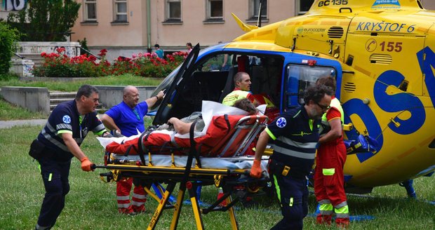 Při výbuchu kotle ve Vraném nad Vltavou se vážně zranil muž: Popáleniny na 80 % těla!