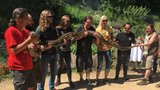 Švédští Hammerfall mají pořádného hada! V Plzni pokřtili pětimetrovou krajtu