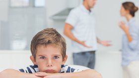 Vědci: Nevadí, když se rodiče hádají před dětmi. V dospělosti budou lépe zvládat spory 