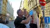 Ženy v Plzni se porvaly kvůli štěkajícímu psovi: Jedna druhé rozbila o hlavu půllitr