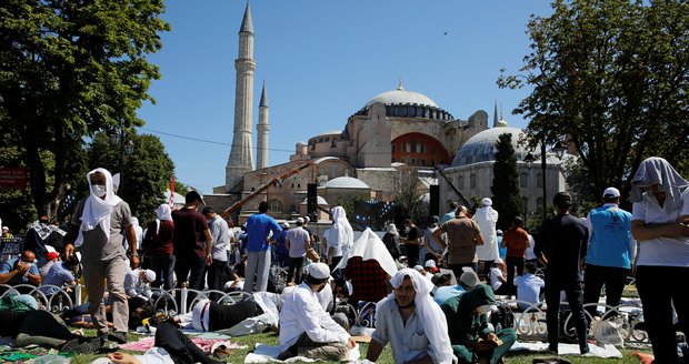 „Vadí jim muslimové,“ hřímá Erdogan. Turci kritizují Řeky kvůli mešitě v Hagia Sofia