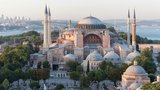 Turci udělali mešitu z chrámu Hagia Sophia. Řekové kvůli památce UNESCO zuří