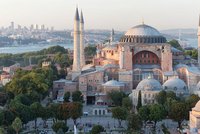 Turci udělali mešitu z chrámu Hagia Sophia. Řekové kvůli památce UNESCO zuří