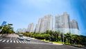 Hainan láká české turisty na tropické pláže, velké hotelové resorty i dostupnější ceny. Čínský ostrov zároveň s pomocí státu buduje nové letecké spojení, turistickou infrastrukturu a cestu na evropský trh. Hainan láká české turisty na tropické pláže, velké hotelové resorty i dostupnější ceny. Čínský ostrov zároveň s pomocí státu buduje nové letecké spojení, turistickou infrastrukturu a cestu na evropský trh.