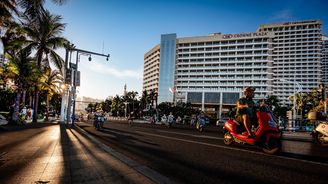 Čínský útok na české turisty. Hainan má přitáhnout Evropu po vzoru dotovaných elektromobilů Čínský útok na české turisty. Hainan má přitáhnout Evropu po vzoru dotovaných elektromobilů