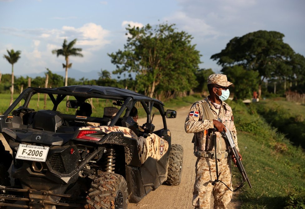 Pohraničníci Dominikánské republiky uzavřeli po vraždě hranice s Haiti.
