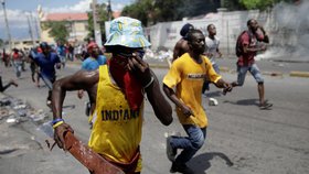Protesty na Haiti provází i rabování.