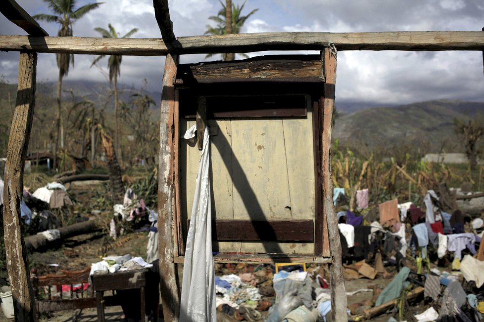 Na zničeném Haiti panují katastrofální hygienické podmínky, ve kterých se rychle šíří cholera.