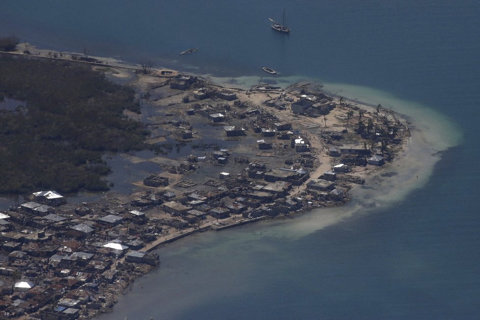 Na zdevastovaném Haiti panují katastrofální hygienické podmínky, ve kterých se rychle šíří cholera.