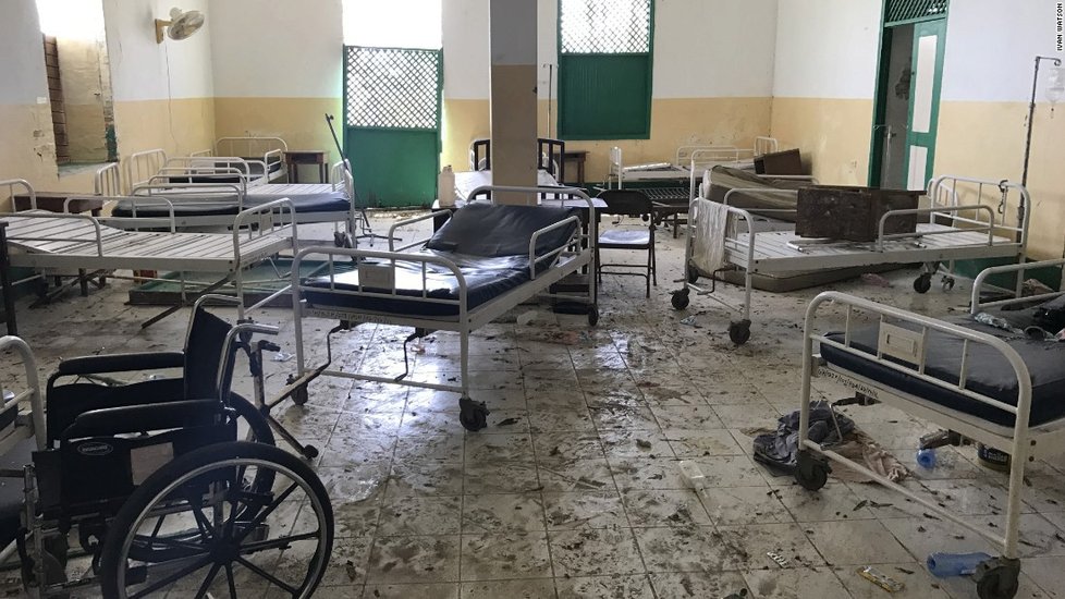 Zničená nemocnice ve městě Jereremie