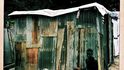 Život v táborech 18 měsíců po zemětřesení na Haiti. Fotoseérie Martina Bandžáka, která získala ocenění na CPP 2011 a pořízená iPhonem