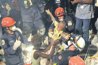 Další zázrak na Haiti: Našli živého chlapce (5)!