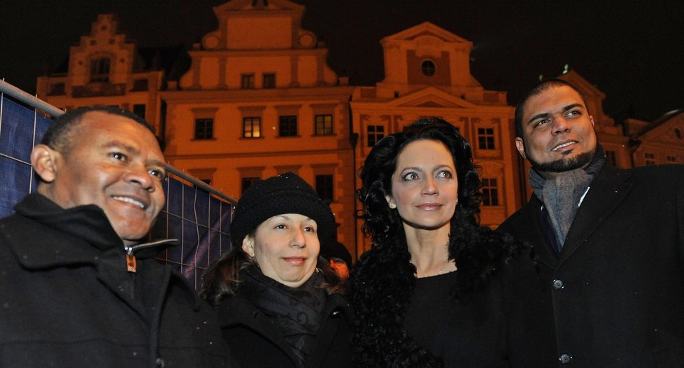 Koncert na podporu Haiti na Staroměstském náměstí v Praze