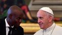 Zastřelený prezident Haiti Jovenel Moise s papežem Františkem