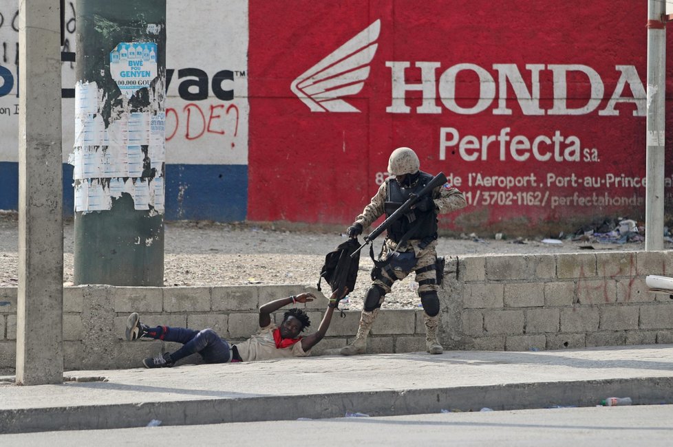 Protivládní protesty na Haiti.