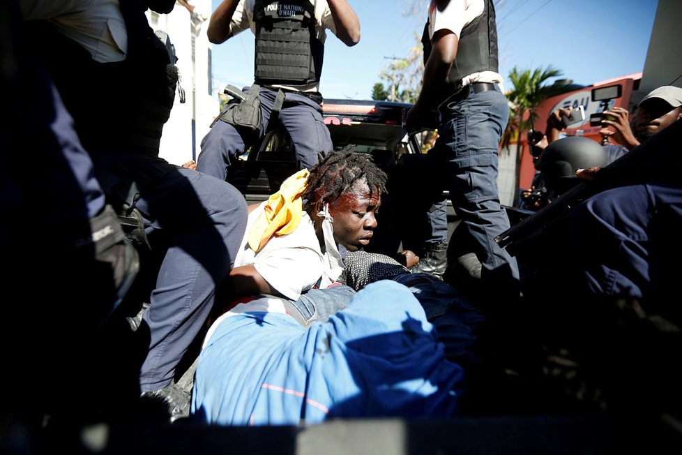 Protivládní protesty na Haiti.