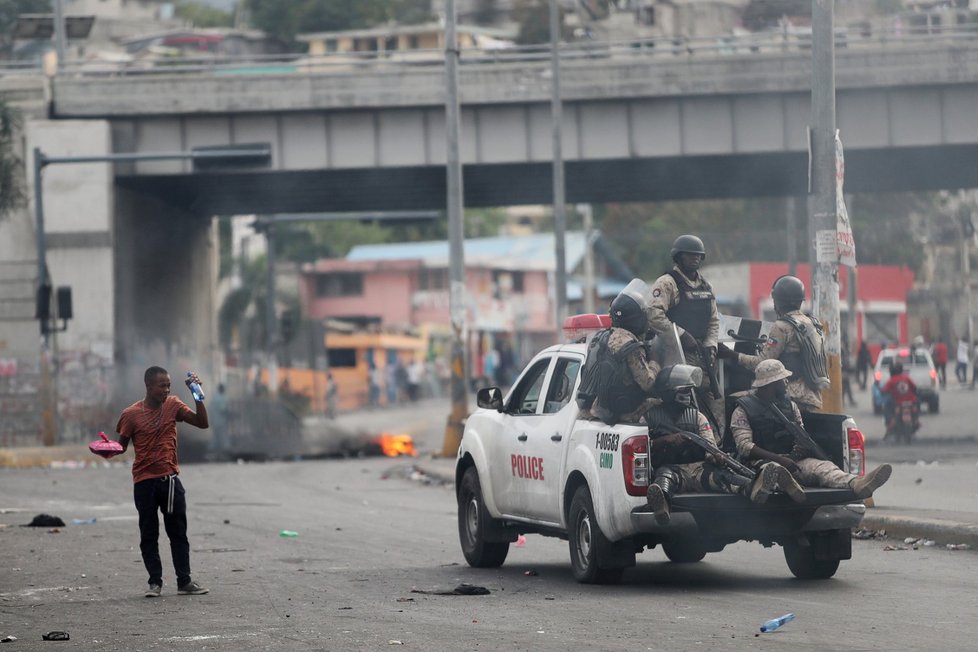 Protivládní protesty na Haiti.