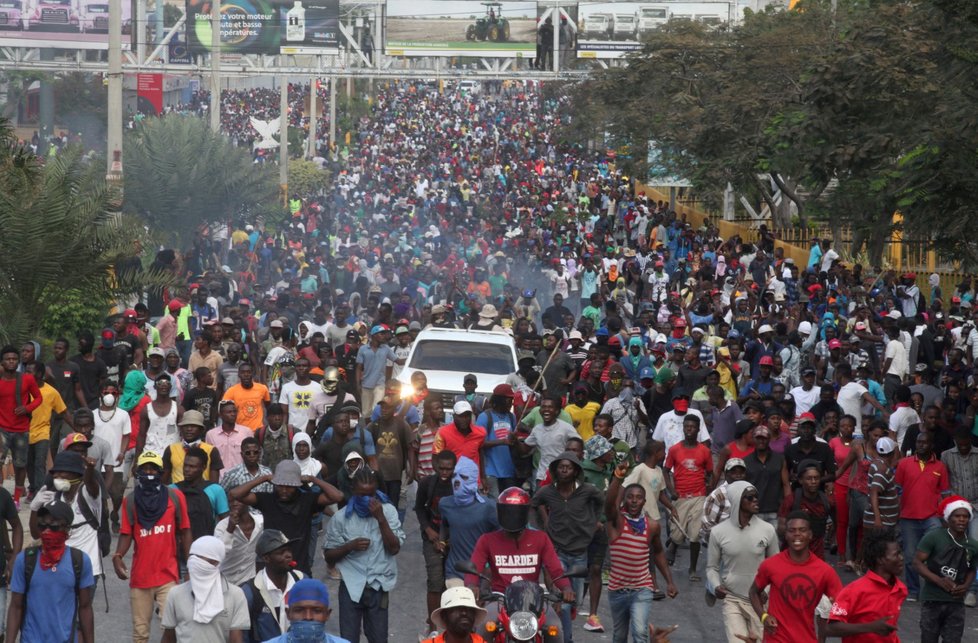 Protivládní protesty na Haiti.