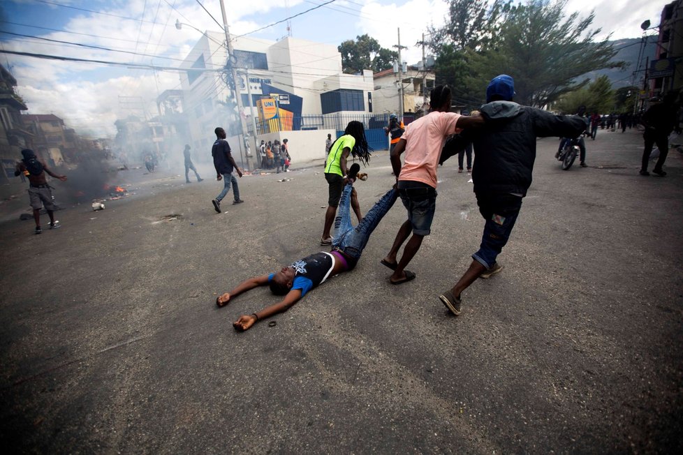 Protivládní protesty na Haiti.