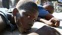 Rabování a násilí po zemětřesení, Port-eu-Prince, Haiti, leden 2010 (série)