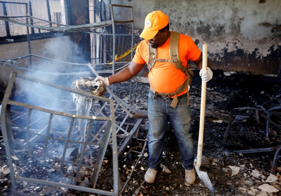 V Haiti vzplanul sirotčinec, zemřelo 15 dětí.