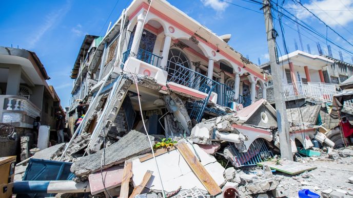 Zemětřesení na Haiti napáchalo obří škody.