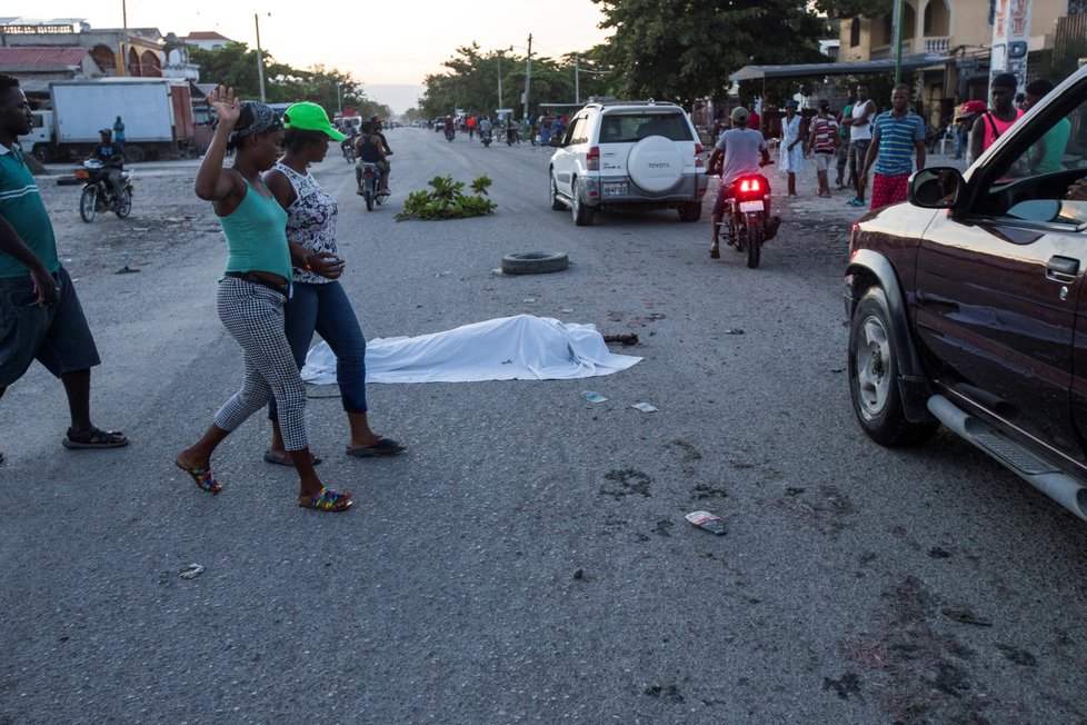 Zemětřesení na Haiti napáchalo obří škody.