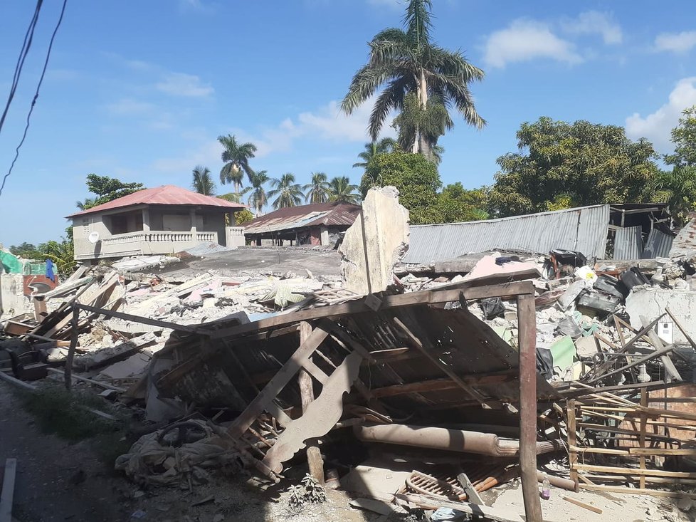 Zemětřesení na Haiti napáchalo obří škody.