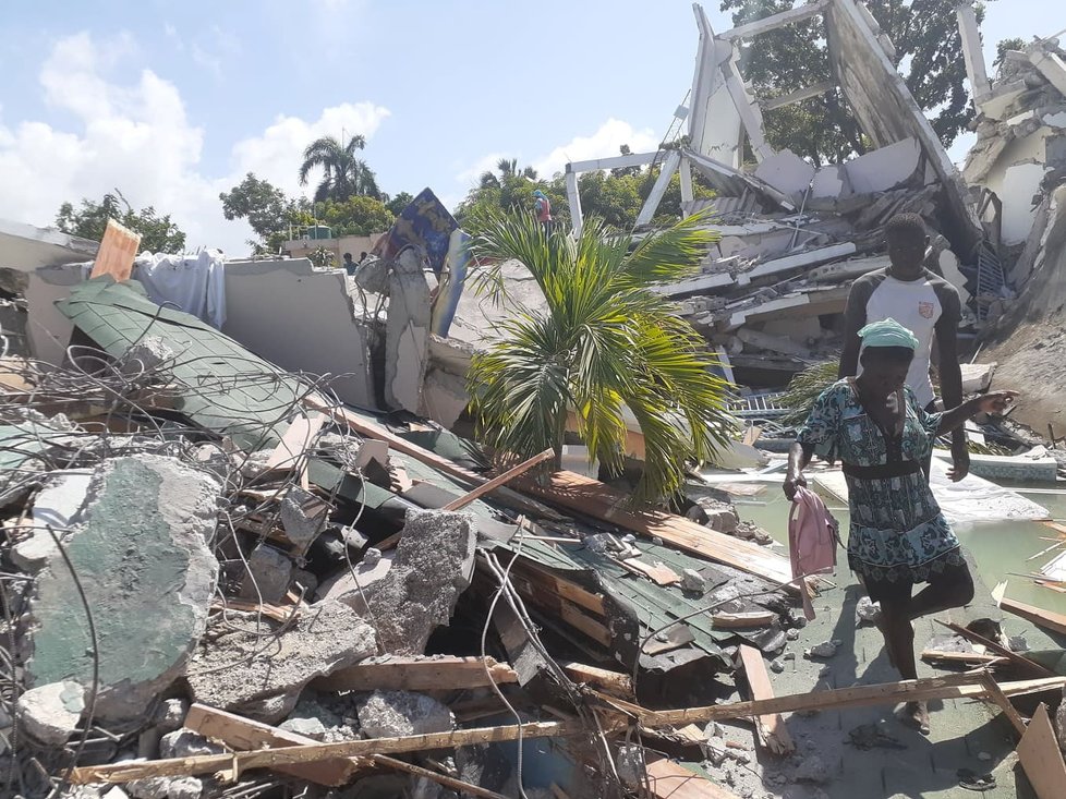 Zemětřesení na Haiti napáchalo obří škody.