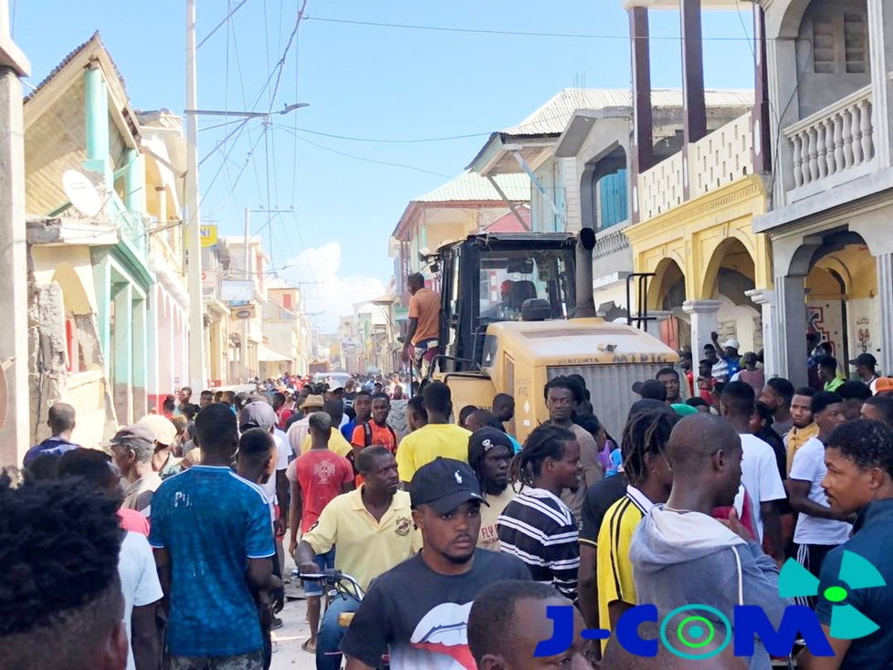 Zemětřesení na Haiti napáchalo obří škody.