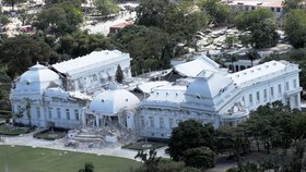 Rozbořený prezidentský palác