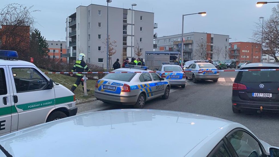 Policisté na pražských Hájích vyšetřují oznámení o zranění, na místě se mělo střílet.