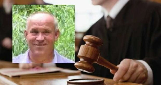 Kapelník chodské skupiny Hájenka Miroslav Paleček dostal za zbití řidiče auta podmínku. Kapelník chodské skupiny Hájenka Miroslav Paleček dostal za zbití řidiče auta podmínku.