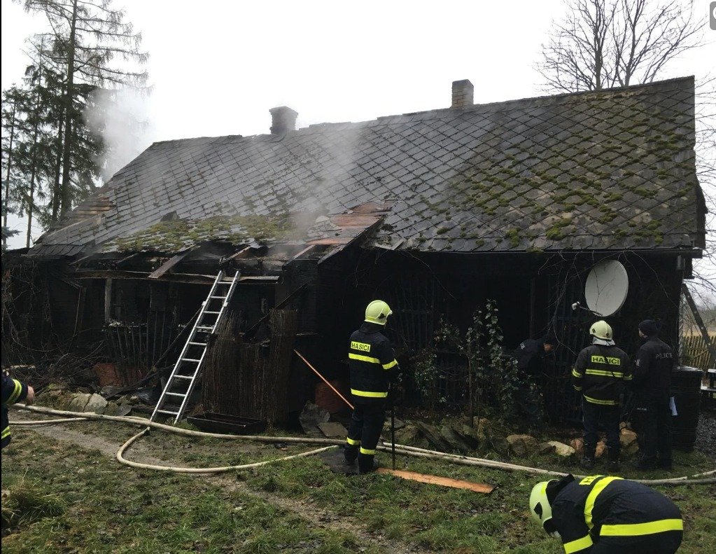 Vyhořelá hájenka na Táborsku.