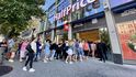 HalfPrice otevřel na Václavském náměstí svou největší pobočku ve střední Evropě