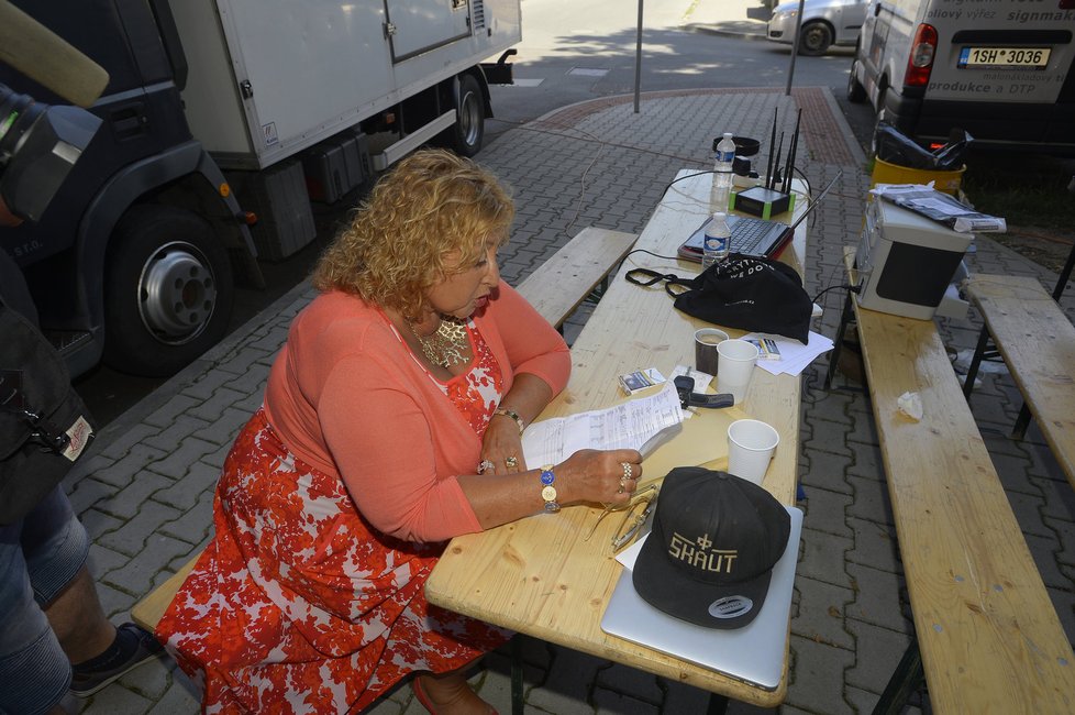 Zoufalá Halina: Jeden den natáčení, 5 vteřin na plátně!