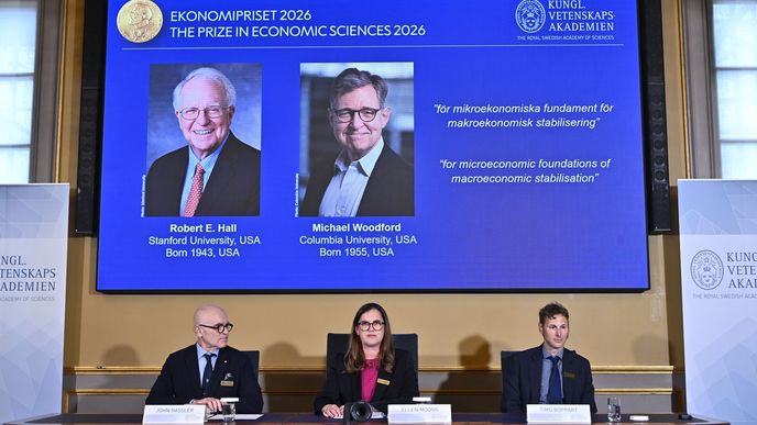 Oznámení laureátů Nobelovy ceny za ekonomii pro rok 2026. Obdrželi ji Robert Hall a Michael Woodford. Oznámení laureátů Nobelovy ceny za ekonomii pro rok 2026. Obdrželi ji Robert Hall a Michael Woodford.