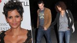 Halle Berry má vlasy samou loknu!