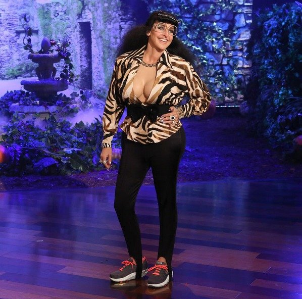 Já jsem Karla Kardashian! Ellen DeGeneres si vystřelila z Kardashianek.