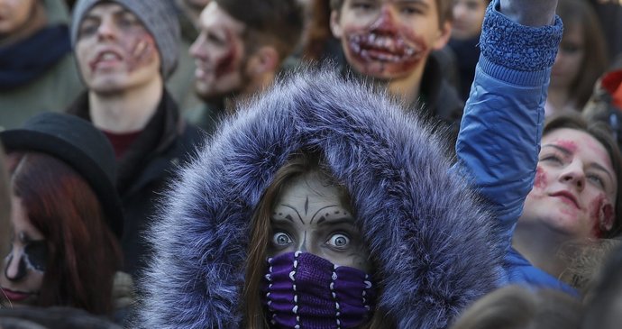 Podívejte se na rej masek a oslavy Halloweenu ve světě.