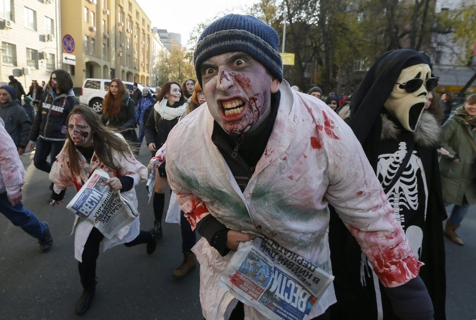 Podívejte se na rej masek a oslavy Halloweenu ve světě.