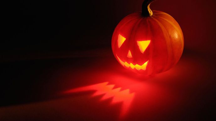 Halloweenský marketing vytlačuje dušičky