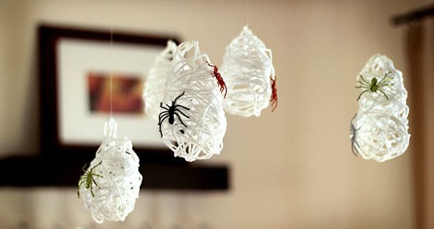 Pavoučí kokony vypadají opravdu úžasně. A jejich výroba není vůbec složitá.